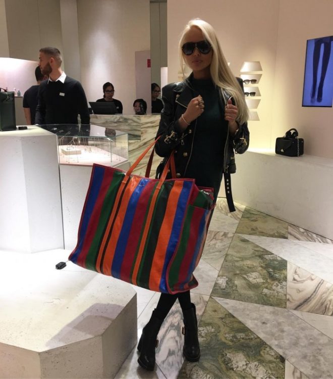 Мария Погребняк купила в Париже сумку за 120 тысяч рублей, которая привела в негодование общественность Мария Погребняк купила в Париже сумку за 120 тысяч рублей, которая привела в негодование общественность мария погребняк