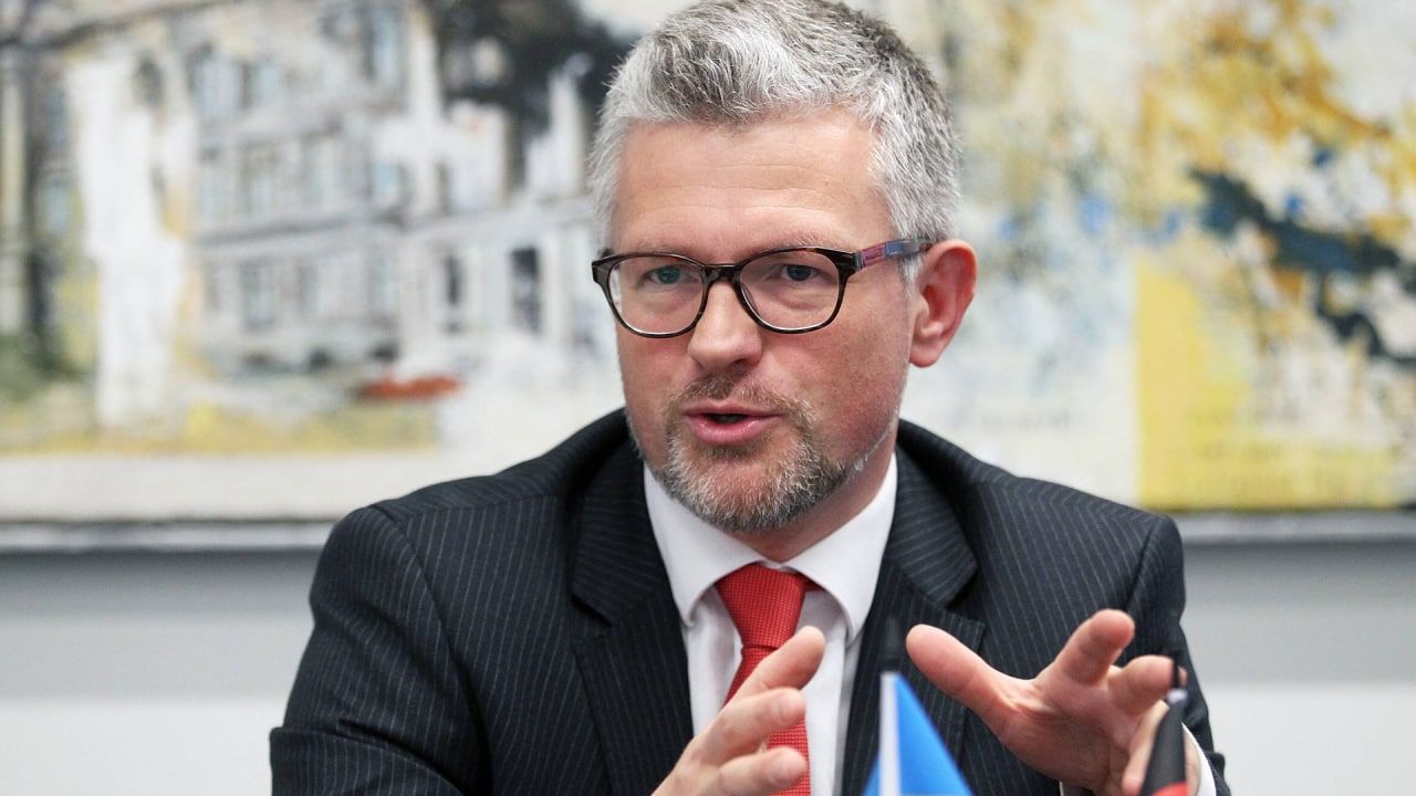 Политолог Дудчак: киевский режим не изменяет себе до вылета из Борисполя Политика,Украина