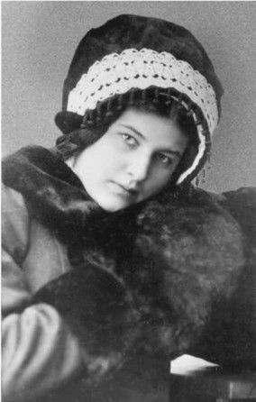 Лариса Рейснер, 1913 г.