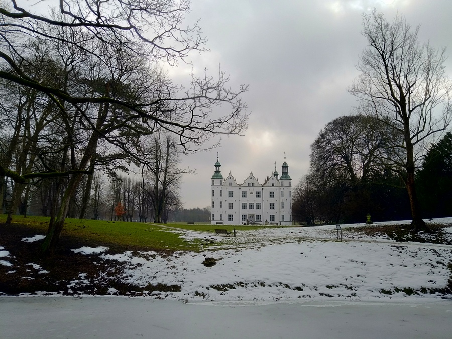 Замок Аренсбург - владения датского рабовладельца Замок Аренсбург - владения датского рабовладельца города,Дания,замок,страны