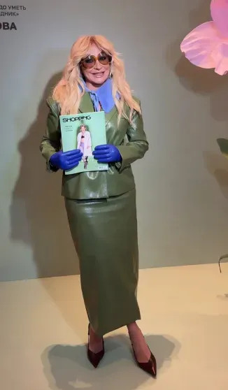 Полина Аскери, Нино Нинидзе, Люся Чеботина и Мария Миногарова поддержали Викторию Шелягову на презентации журнала Виктория, Шелягова, гостей, видео, также, Миногарова, другие, присутствовали, Андрей, Москве, котором, Газманов, женой, Мариной, Екатерина, Земская, прошлом, собирала, Масленицу, Малахов