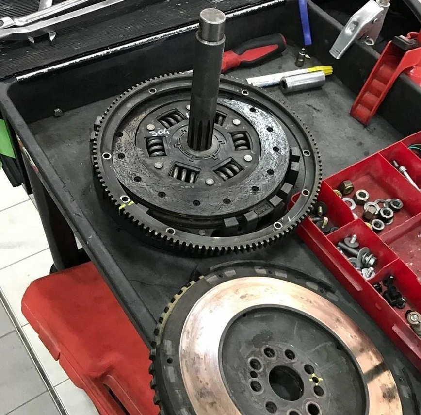 Сколько стоит замена сцепления на Ferrari F50? Сколько стоит замена сцепления на Ferrari F50? авто и мото,автоновости