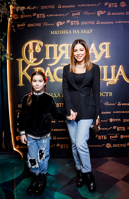 Ани Лорак, Мария Кожевникова и другие звезды с детьми на премьере шоу Татьяны Навки в Москве Ани Лорак, Мария Кожевникова и другие звезды с детьми на премьере шоу Татьяны Навки в Москве Звезды,Новости о звездах