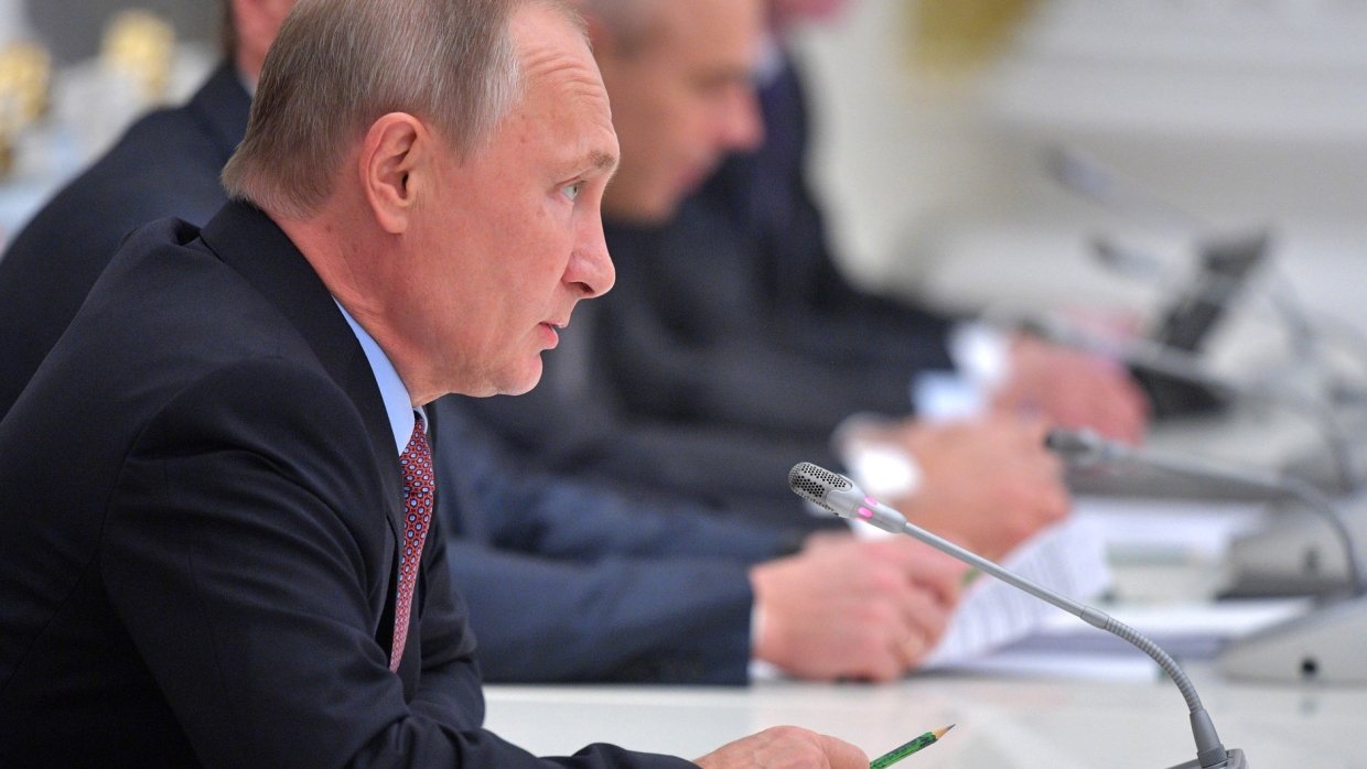Путин распорядился модернизировать информсистему ЖКХ