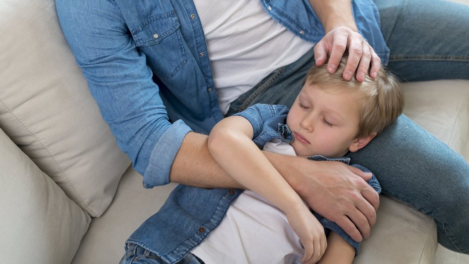 Мальчик потерял сознание из-за теплового удара Мальчик потерял сознание из-за теплового удара