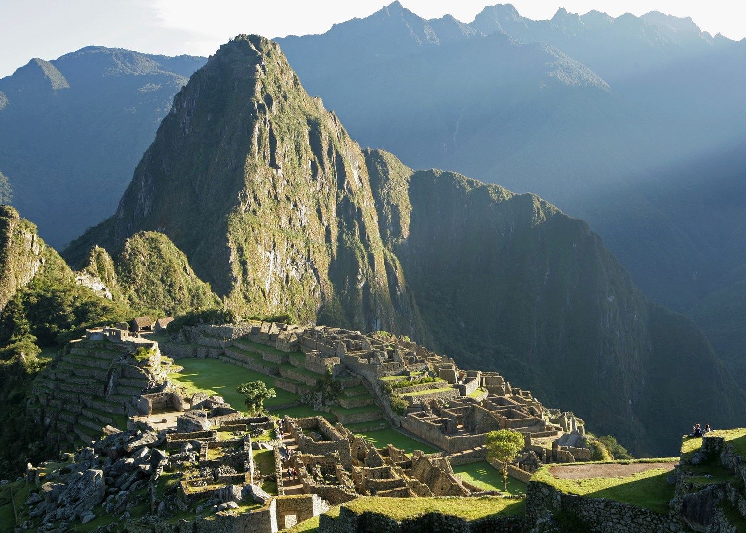 Настоящего места. Император machu Picchu. Мачу-Пикчу фото потрясающий вид. Wayna Picchu красивое фото. Рельеф Перу картинки.