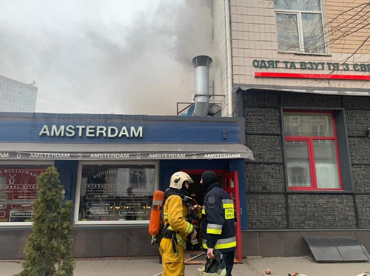 В центре Ровно сгорел ресторан