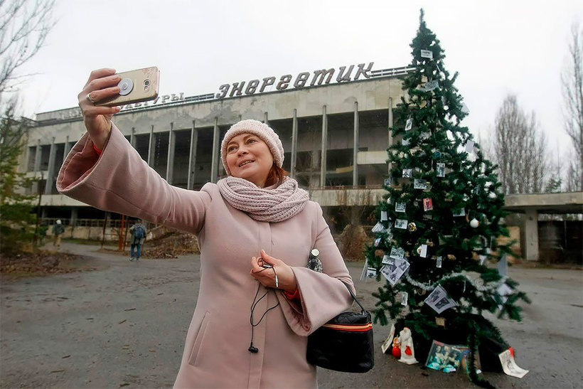 В «мертвом» городе Припять появилась новогодняя елка 
