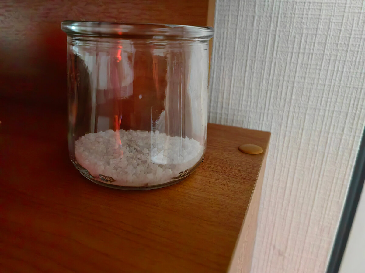 Что будет если поставить соль под кровать