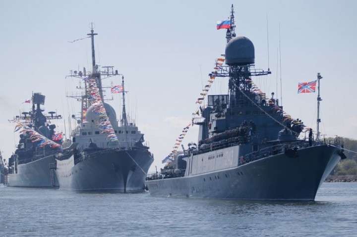 Балтийский флот встретил день рождения во всеоружии