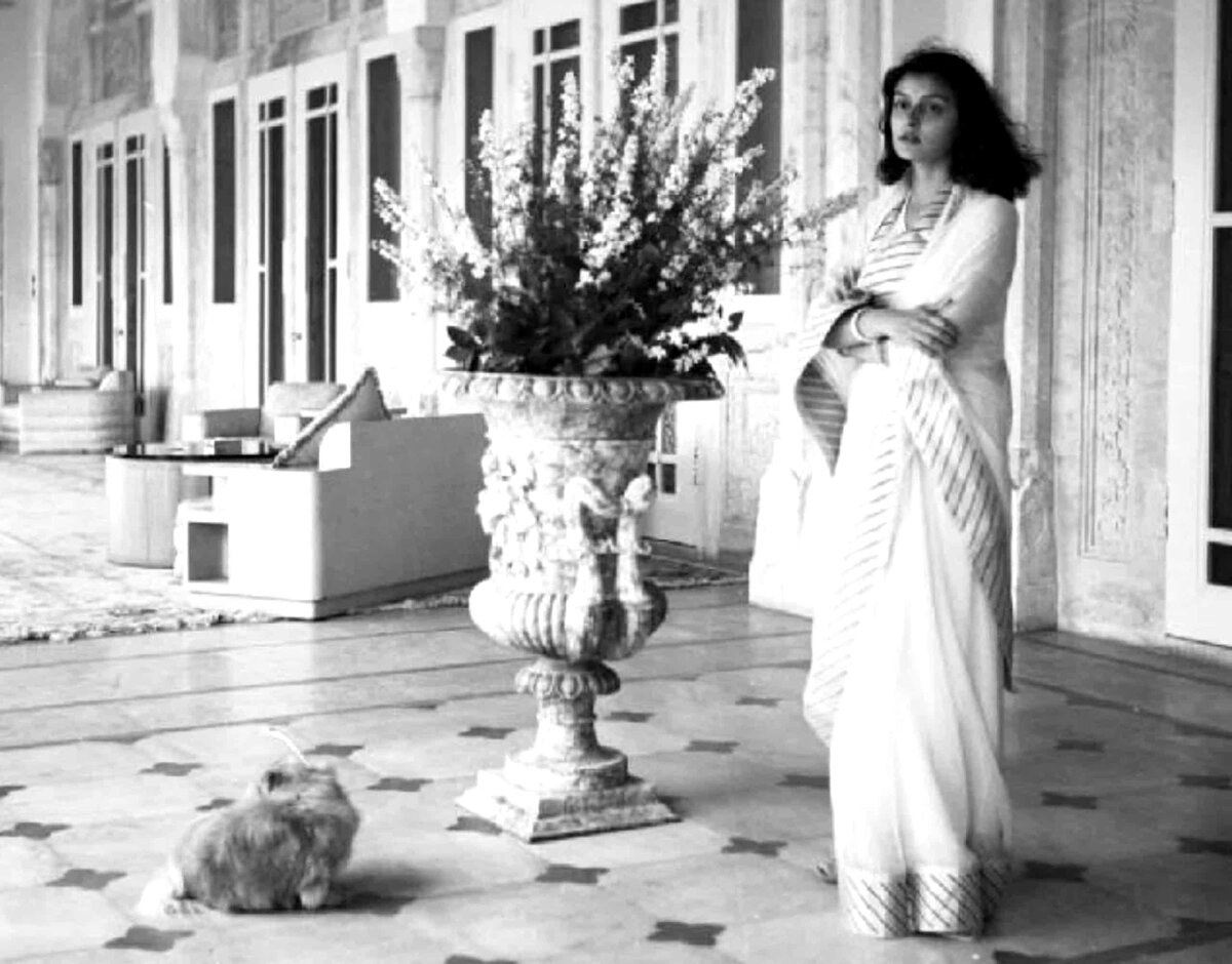Махарани Гаятри Деви, 1940 год