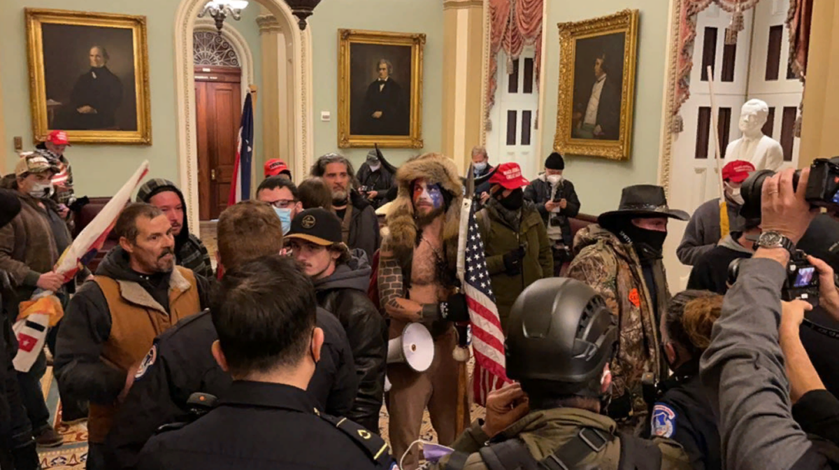 Вашингтон. Сторонники Трампа взяли Капитолий. Революция? 