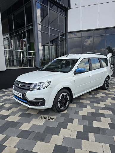 один из немногих Lada e-Largus показали внутри и снаружи