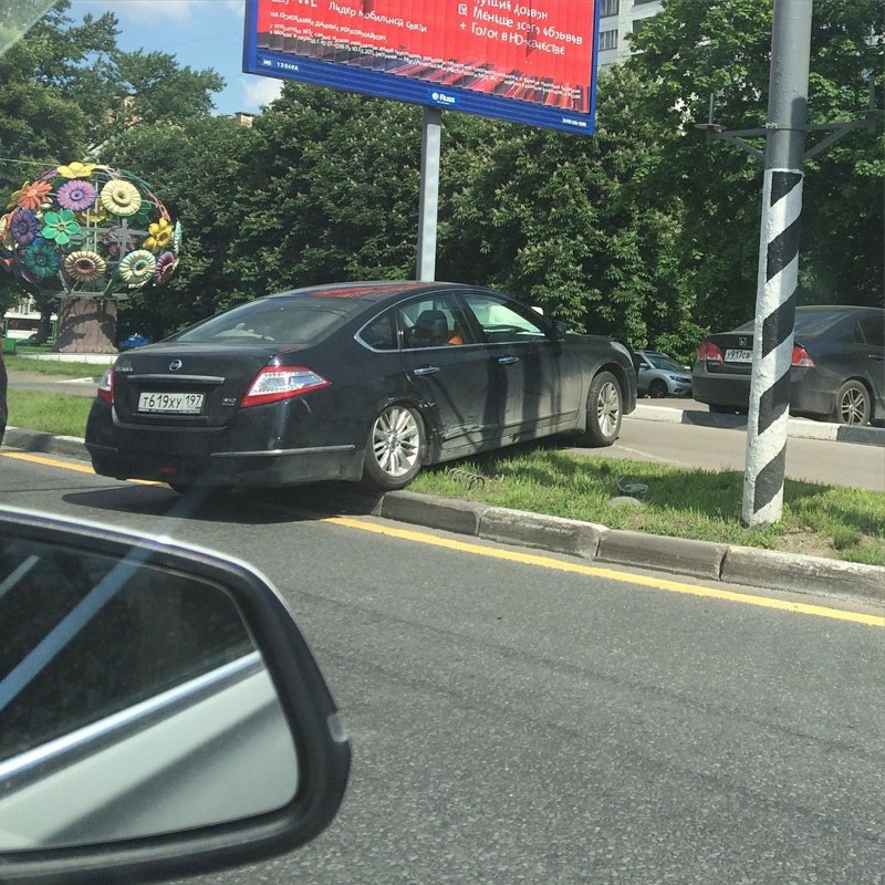 Давно пора сажать в тюрьмы тех, кто выдает психам водительские удостоверения дурдом, прикол, психи, психушка, юмор