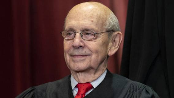 Старейший член Верховного суда США собирается уйти в отставку в этом году ИноСМИ