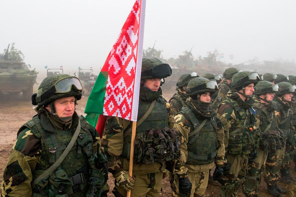 «По обе стороны от Беларуси наращивается военная мощь». Лукашенко проводит заседание Совбеза «По обе стороны от Беларуси наращивается военная мощь». Лукашенко проводит заседание Совбеза