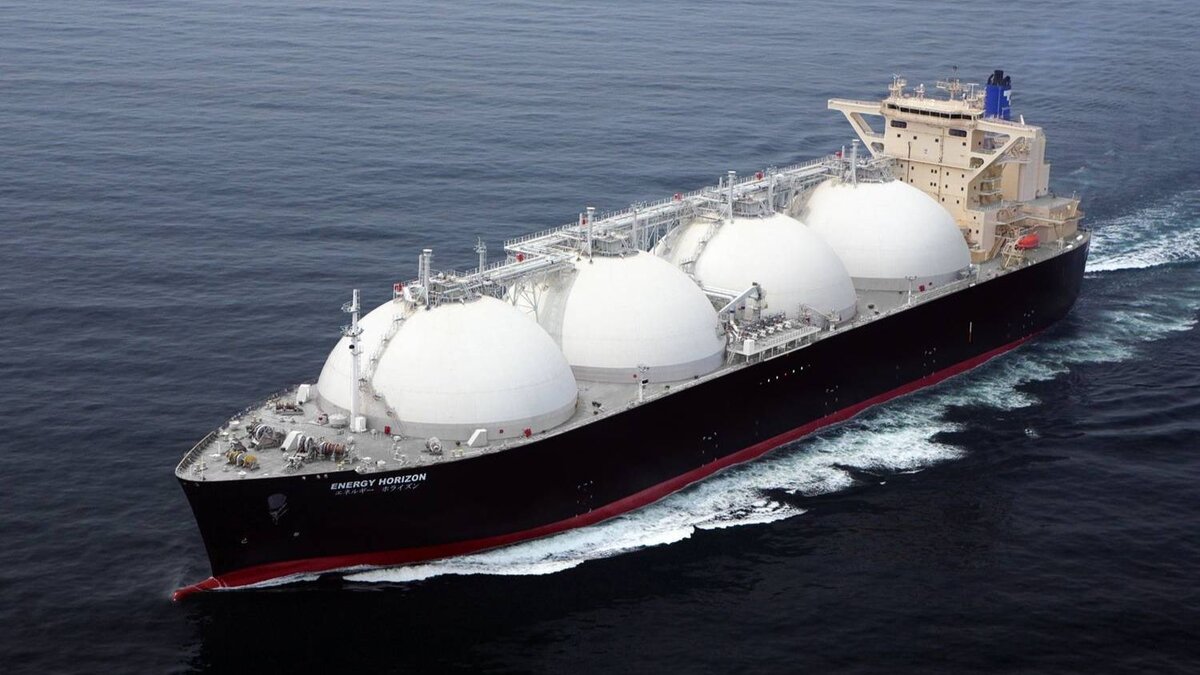 Доходы от нефти и газа в этом году значительно ниже, чем в предыдущие. Это обусловлено многими факторами, в том числе и западными санкциями, направленными против России.-3
