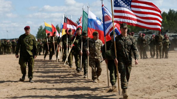 "Барбаросса 2.0": НАТО открывает прибалтийский фронт