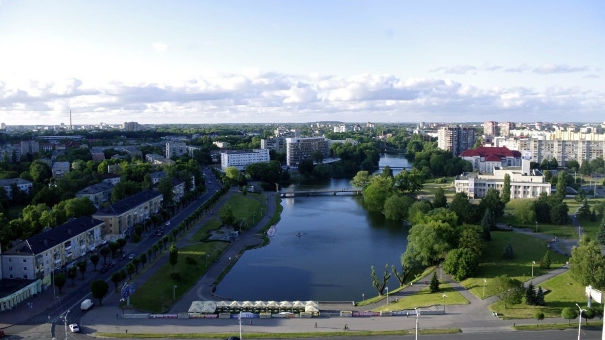 Калининград открыл двери избирательных участков для голосования на выборах