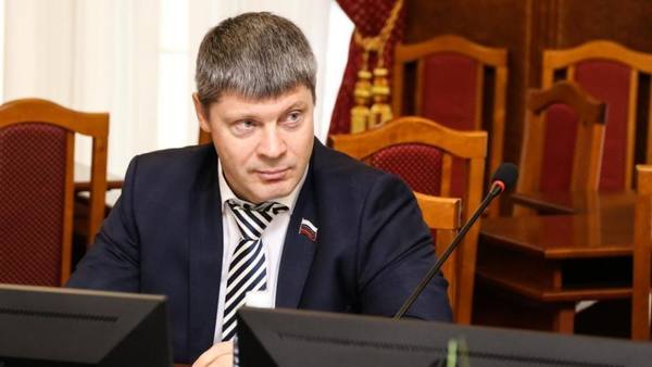 Обвиняется в мошенничестве: в суд поступило уголовное дело депутата новосибирского Заксобрания