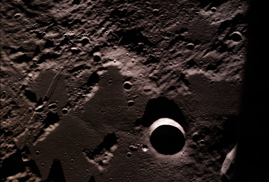 Оригинал: http://tothemoon.ser.asu.edu/data_a70/AS11/extra/AS11-37-5448.small.png