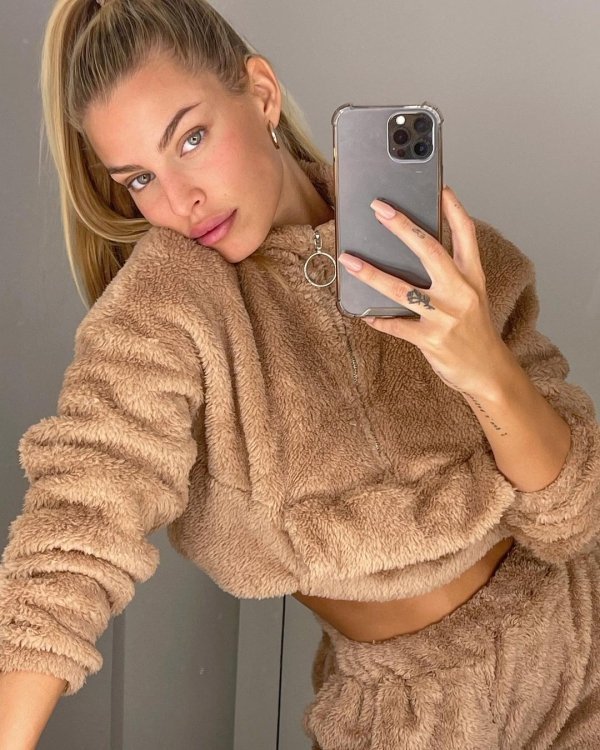 Девушки, которые любят делать селфи Девушки, которые любят делать селфи картинки,позитив