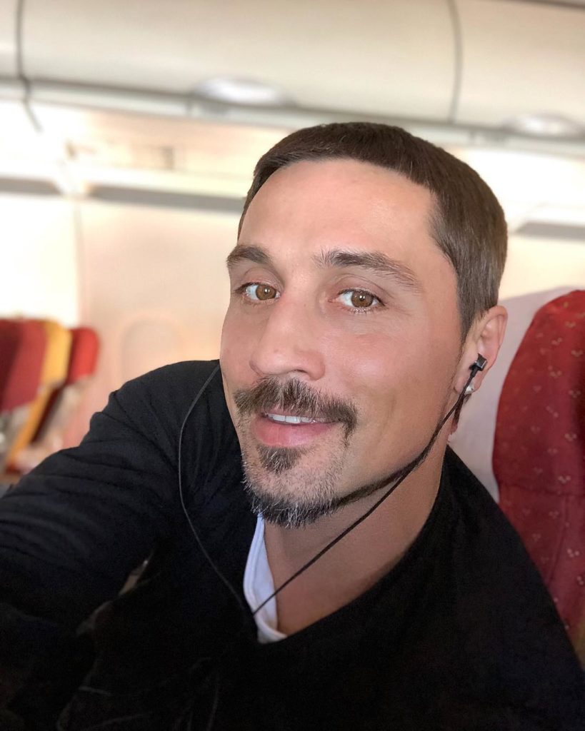 Получивший звание Заслуженного артиста Российской Федерации певец Дима Билан наконец-то стал отцом