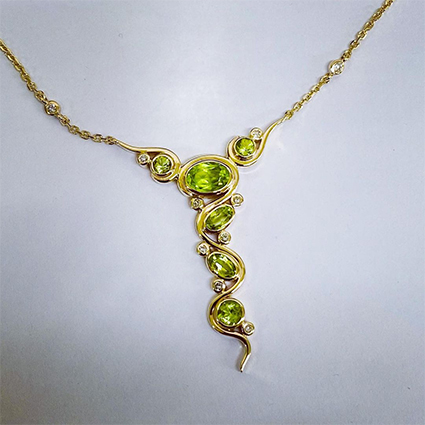 Лунный камень, дай мне сил: как найти свой талисман среди минералов и что они значат Новости моды