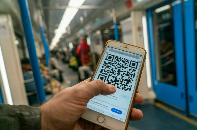 В Комитете защиты прав человека сравнил законопроект о QR-кодах с сегрегацией