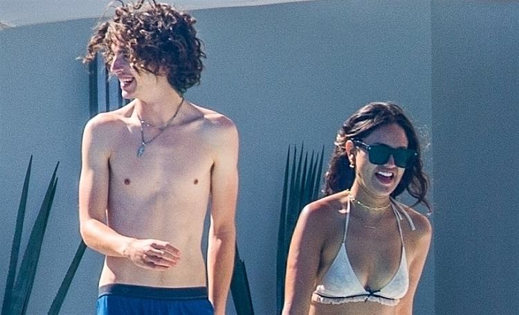 Страстные поцелуи и серенады: Тимоти Шаламе проводит отпуск с актрисой Эйсой Гонсалес