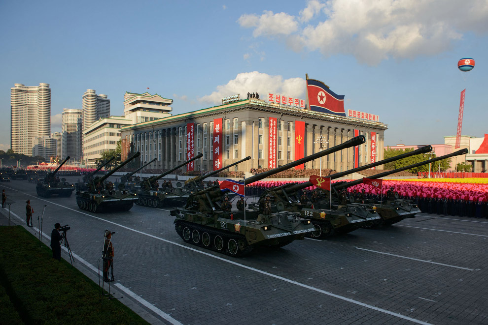 Грандиозный парад в Северной Корее 