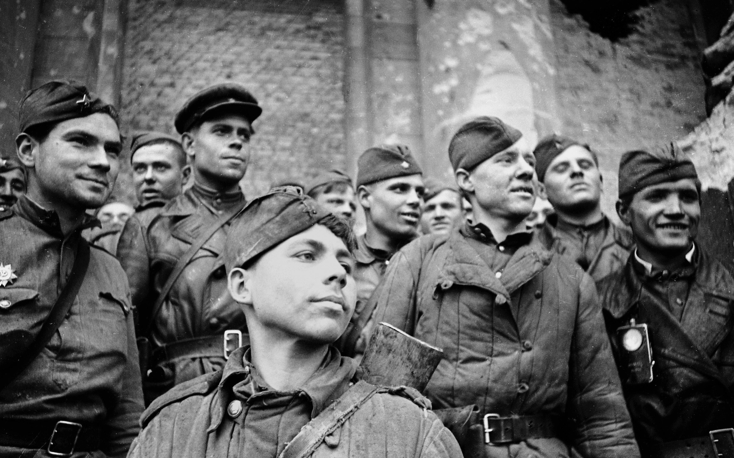 Нас из последних сил пытаются убедить, что мы не народ-победитель