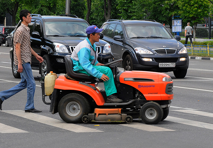 СТОЛИЦА РУССКОГО КОСМОСА ПРЕВРАТИЛАСЬ В ГЕТТО: КВАРТАЛ ДЛЯ РАКЕТЧИКОВ ОТДАЛИ МИГРАНТАМ россия