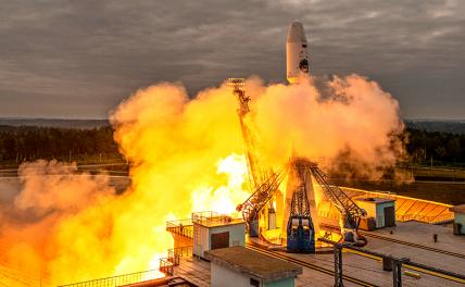 На фото: запуск ракеты-носителя "Союз-2.1б" с автоматической космической станцией (АМС) "Луна-25" с космодрома Восточный, Амурская область.