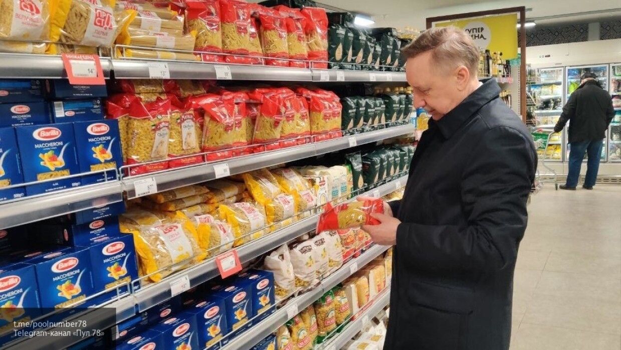 Product spb. Беглов в магазине. Ажиотаж на продукты. Беглов губернатор в супермаркете. Продукты питания Питер.