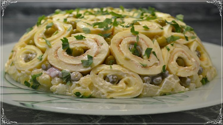 Праздничный вкусный салат «Шарлотка». Попробуйте и удивите своих гостей! Праздничный вкусный салат «Шарлотка». Попробуйте и удивите своих гостей!