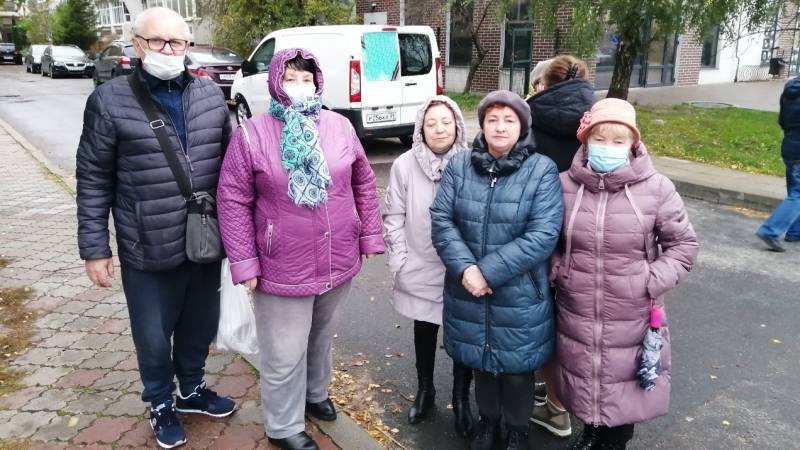 «Нам не нужна свалка под окнами»: жители Калининграда выступили против установки контейнеров Общество