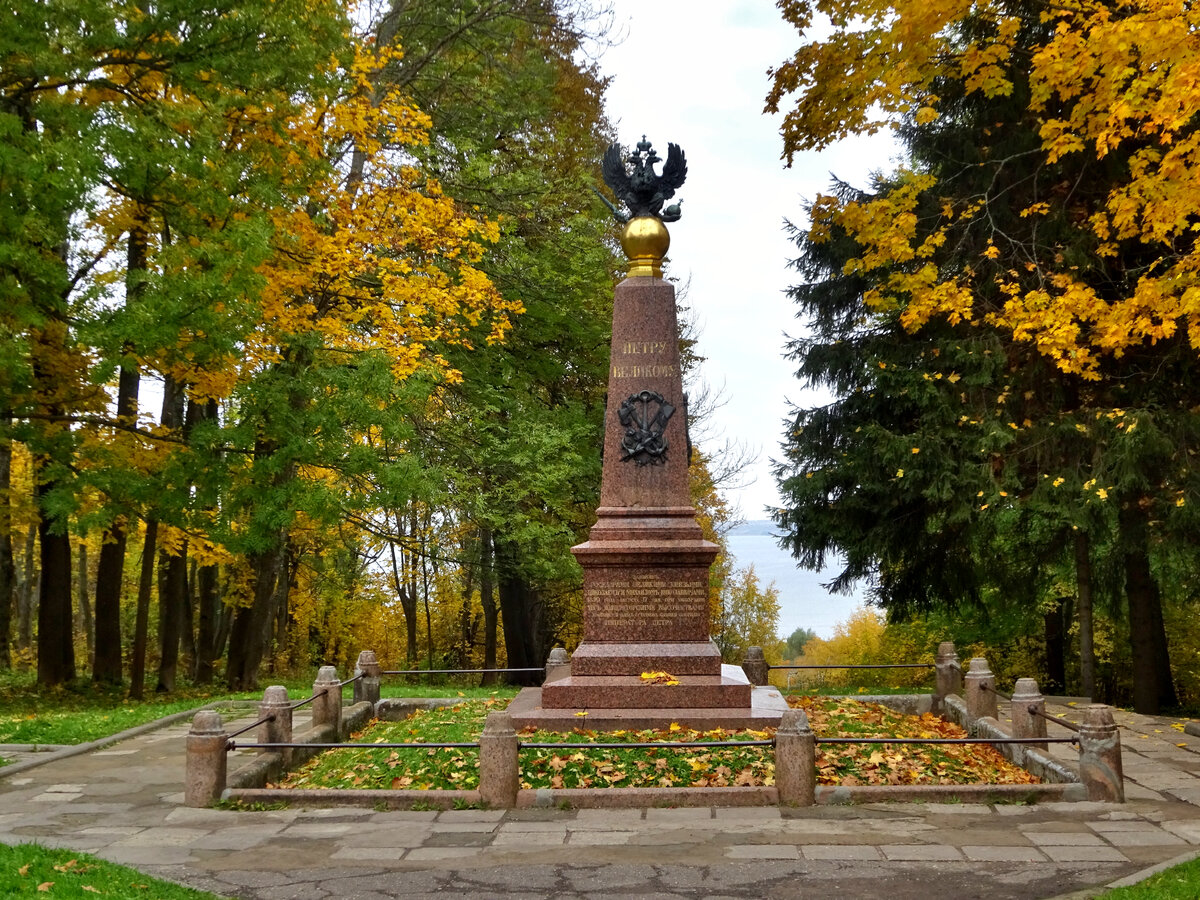 Переславль-Залесский. Ботик Петра Первого. Наш незапланированный визит туда Переславль-Залесский. Ботик Петра Первого. Наш незапланированный визит туда здесь, ничего, дорожка, видимо, Петра, здание, погулять, Петру, закрыты, официальный, просто, получилось, будет, сайта, провинциальный, перед, неблагоустроенный, почти, брать, поездкой