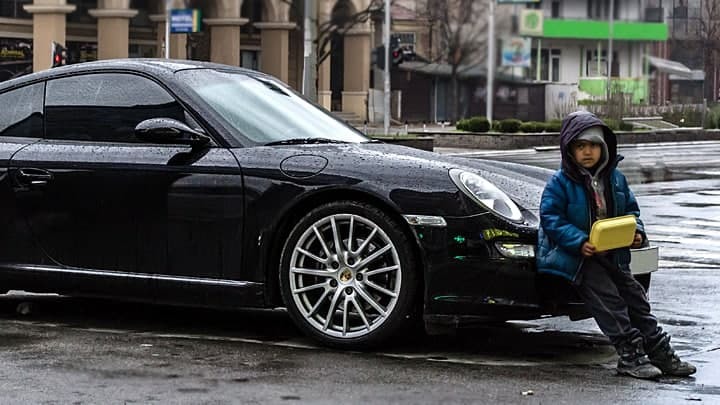 ПРОНЬКО О "ПОДАРКЕ" РУССКИМ: "НАМ РОСТ ЦЕН, ОЛИГАРХАМ – ДОХОД"