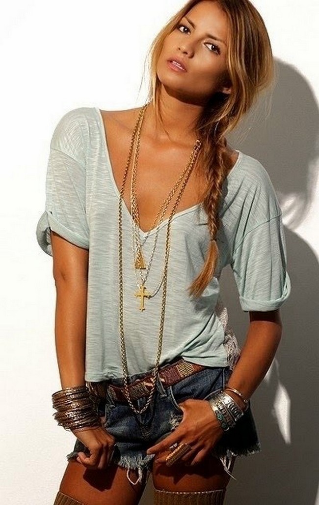 Красивые девушки в коротких шортиках 