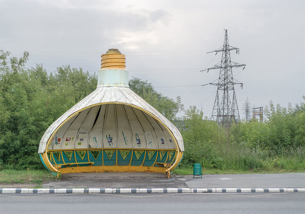 Суровое очарование советских автобусных остановок глазами канадского фотографа Суровое очарование советских автобусных остановок глазами канадского фотографа