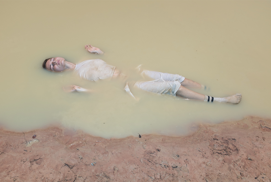 Обнаженный сюрреализм в фотографиях AnaHell - похожая новость на Toplenta