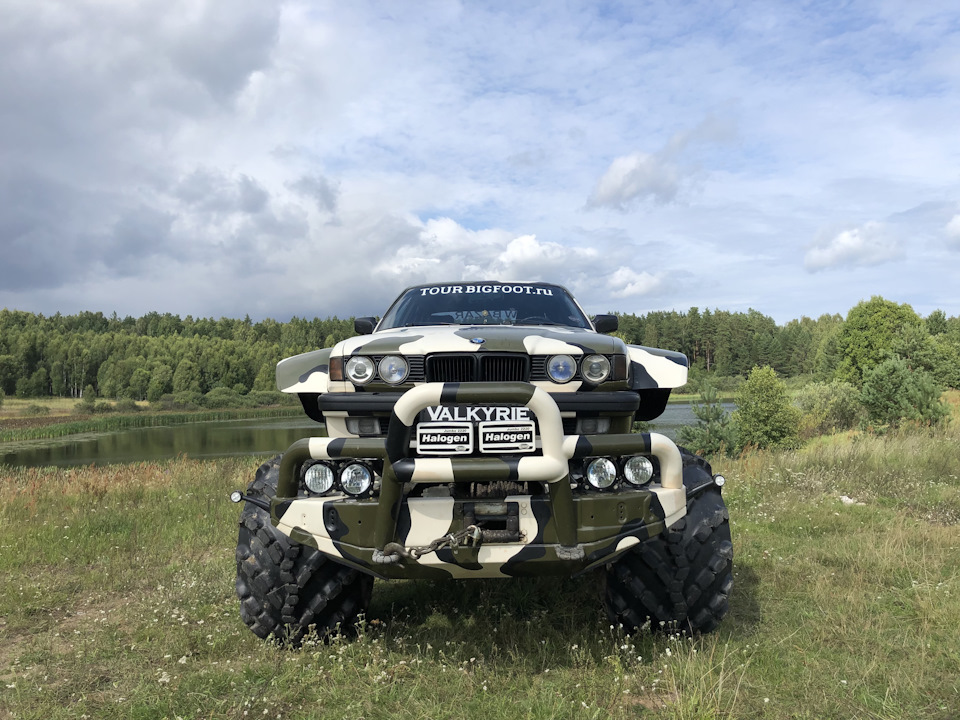 BMW Valkyrie: русско-немецкий бигфут за 3 миллиона автомобили,автомобиль,машины,тюнинг