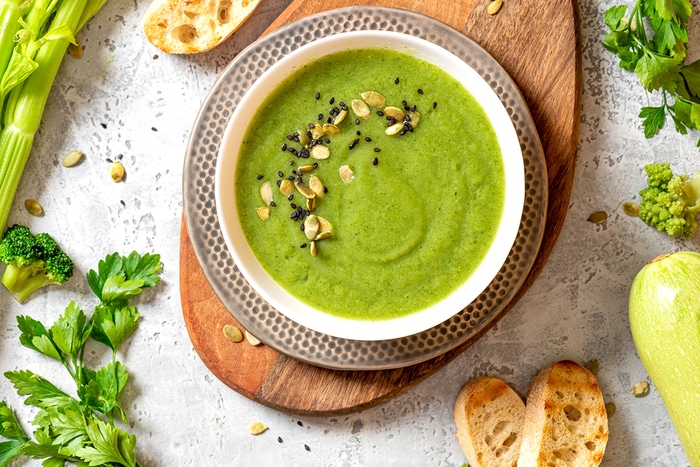 Весенние супы из сезонных продуктов: 7 простых рецептов