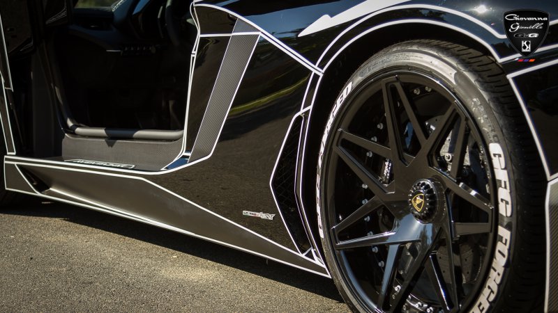 Черный Lamborghini Aventador в стиле Трон aventador, lamborghini, суперкар, трон, тюнинг