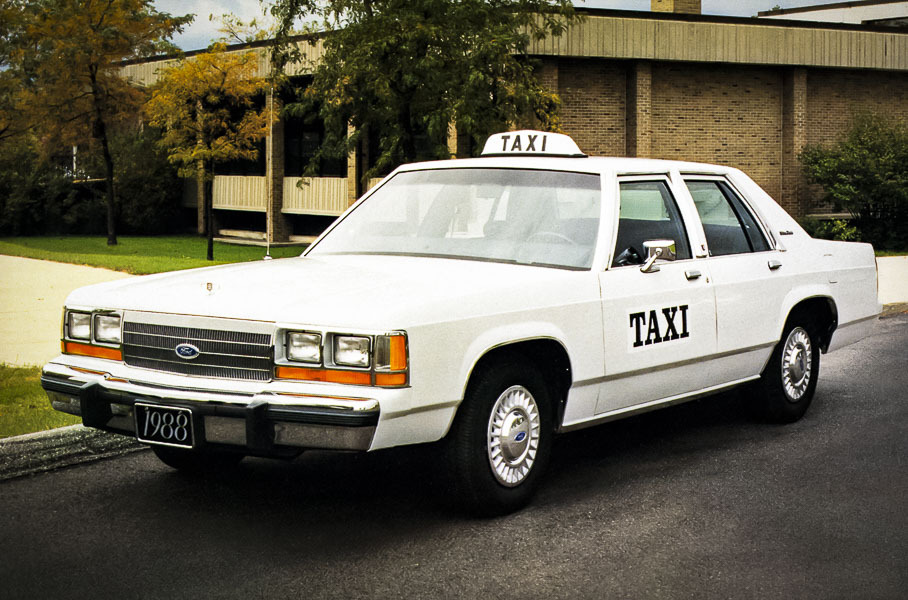 Коп в отставке: 30 лет славному Ford Crown Victoria Читальный зал