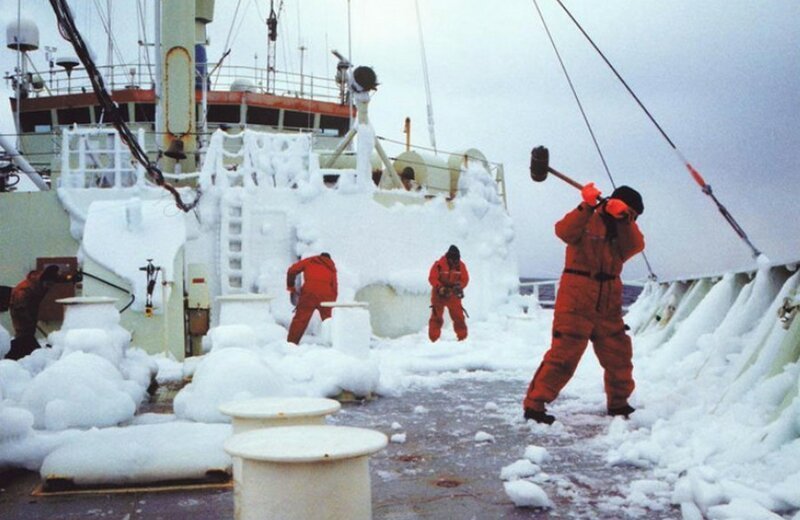 Обледенение судов или как влажный ледяной ветер топит корабли Обледенение судов или как влажный ледяной ветер топит корабли зима