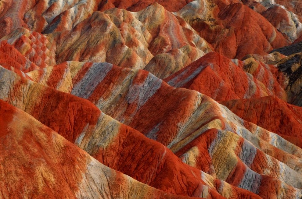 6 сказочных фото разноцветных гор Дэнксия в Китае Какоето, песчаника, просто, выглядит, который, налетом, зеленым, оранжевым, красным, покрылись, почвы, эрозии, скопления, волшебствоЛандшафт, осадков, фотошоп, качественный, похож, окрасом, необычным