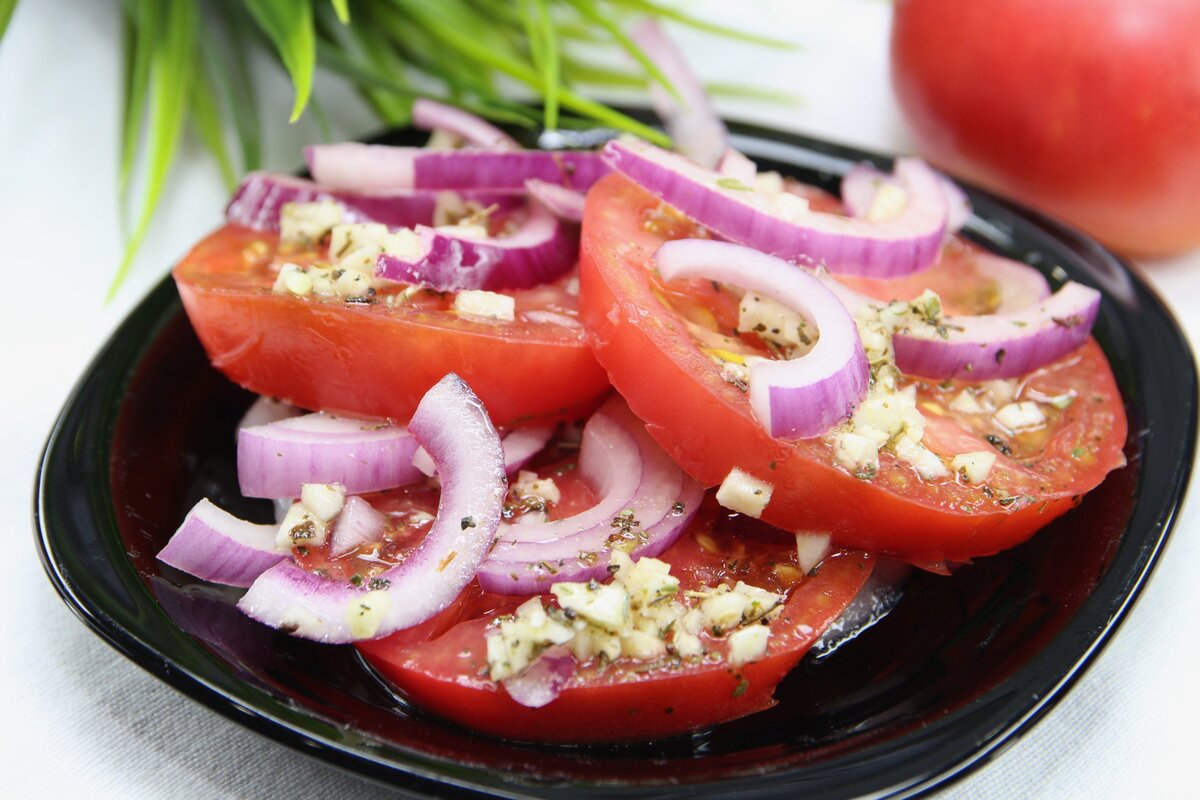 Вкусная закуска из помидоров на гарнир к любому блюду