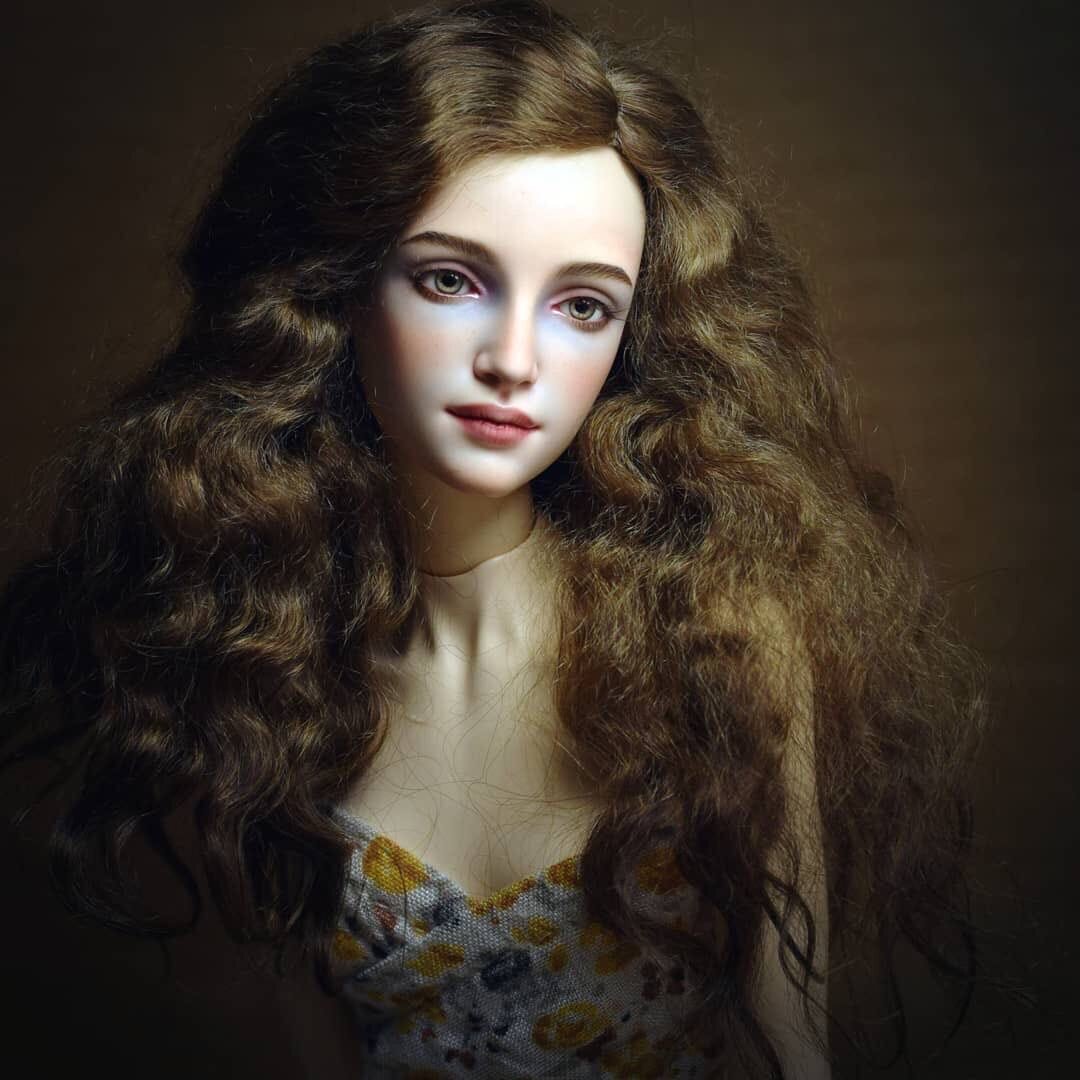  Наталья Лосева, мастерица из Новосибирска,  создает невероятно красивых реалистичных шарнирных  кукол.  Куколки небольшие, всего 36 см, очень изящные и нежные, с разным характером и настроением.-4-11